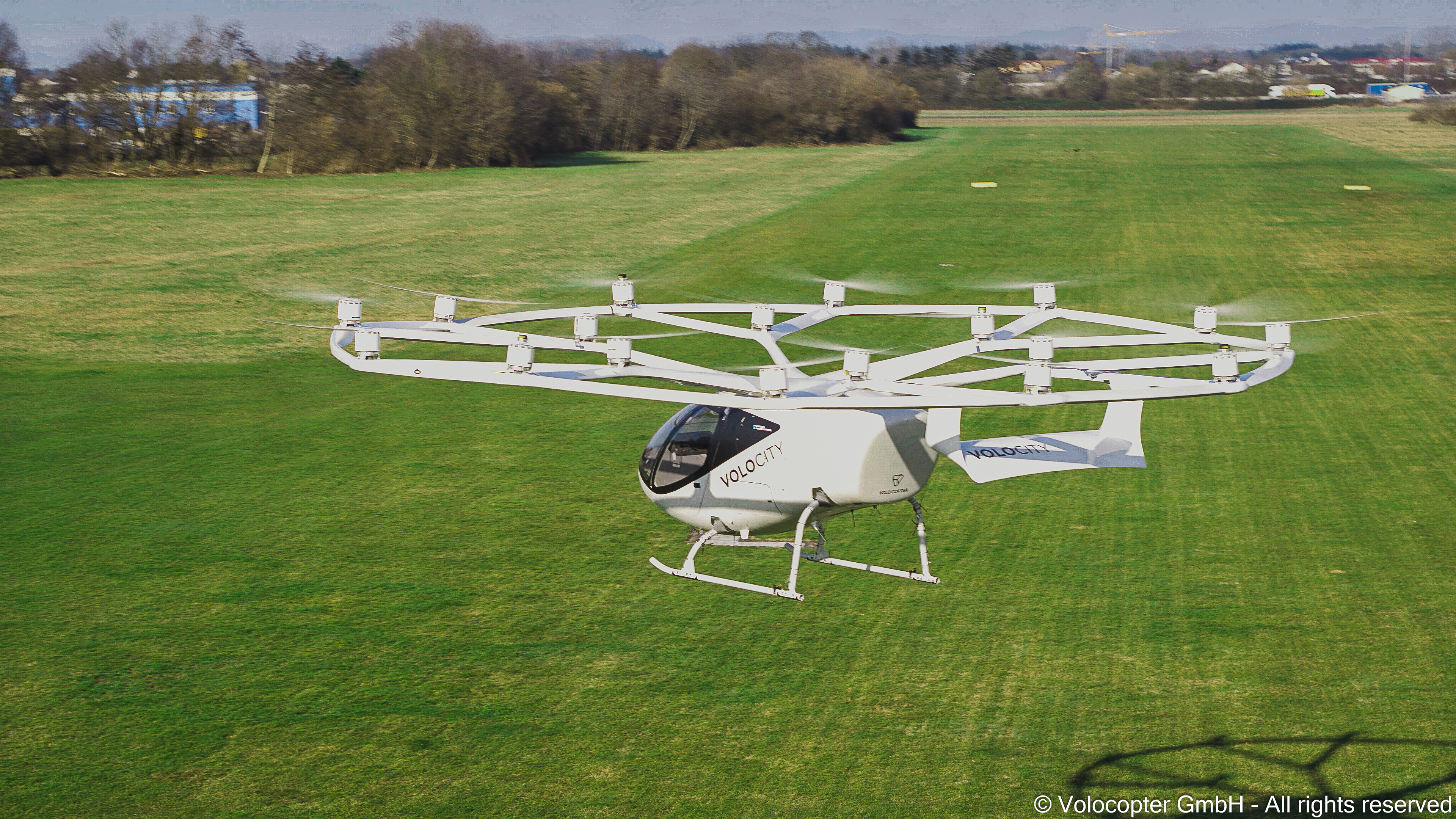 VoloCity_Aircraft_Flying_in_Bruchsal